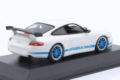 Porsche 911 (996) GT3 RS Baujahr 2002 weiß / blaue Felgen 1:43 Minichamps