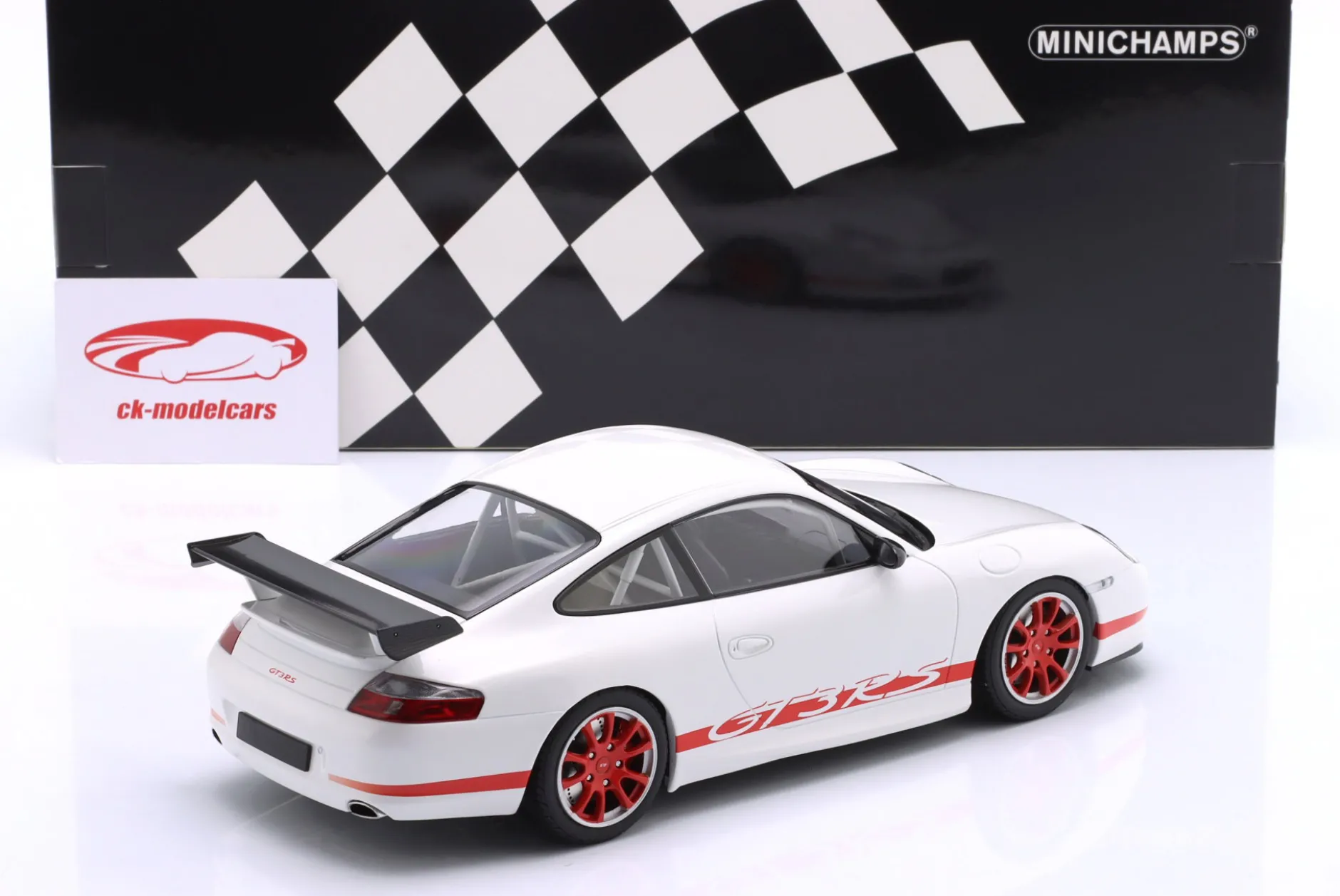 Porsche 911 (996) GT3 RS Baujahr 2002 weiß / rot 1:18 Minichamps