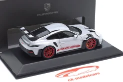 Porsche 911 (992) GT3 RS eisgrau metallic / pyro rot 1:43 Spark