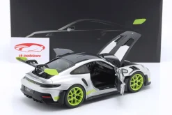 Porsche 911 (992) GT3 RS GT-silbermetallic / acidgrün 1:18 Norev