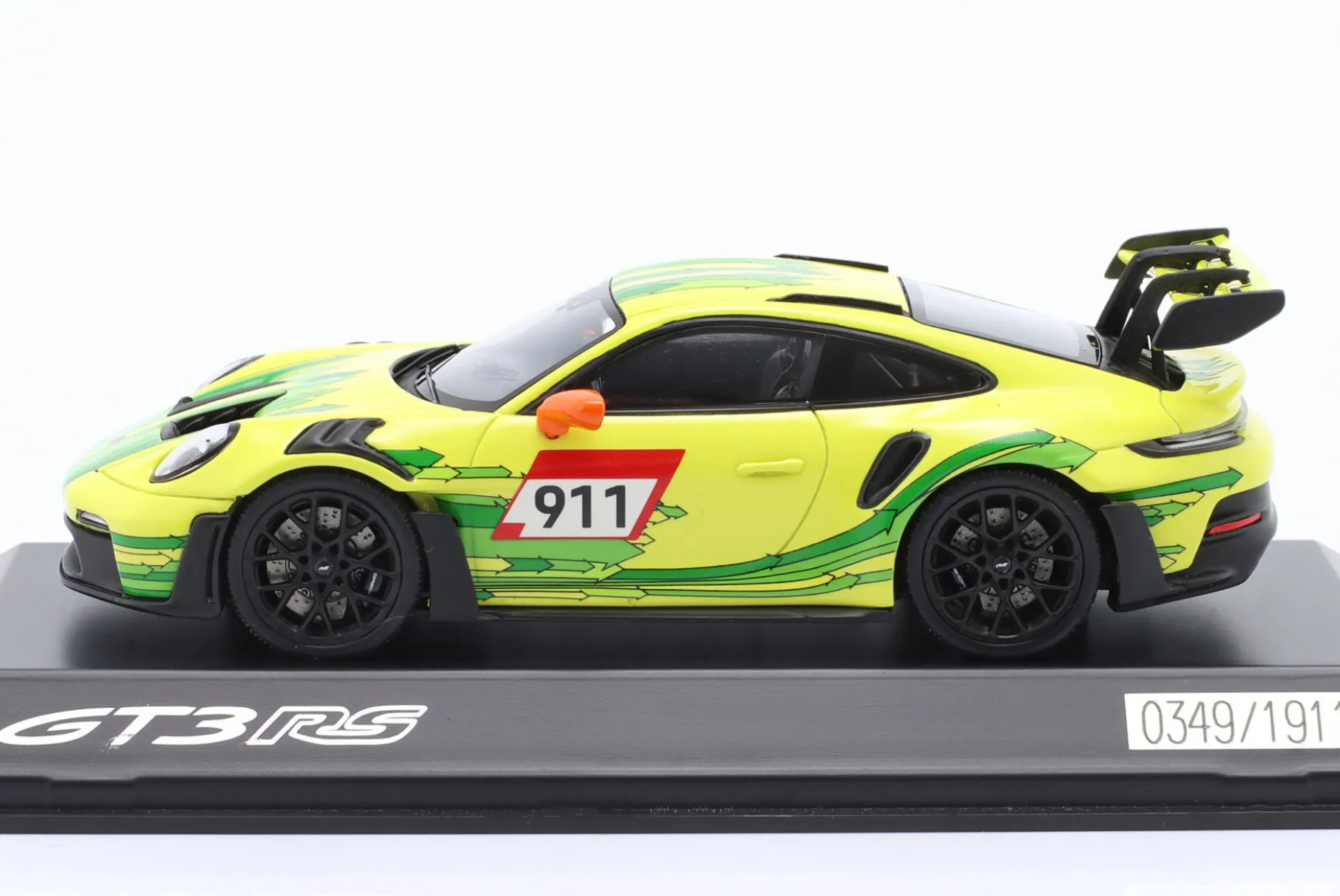Porsche 911 (992) GT3 RS #911 Manthey Grello Lackierung 1:43 Spark
