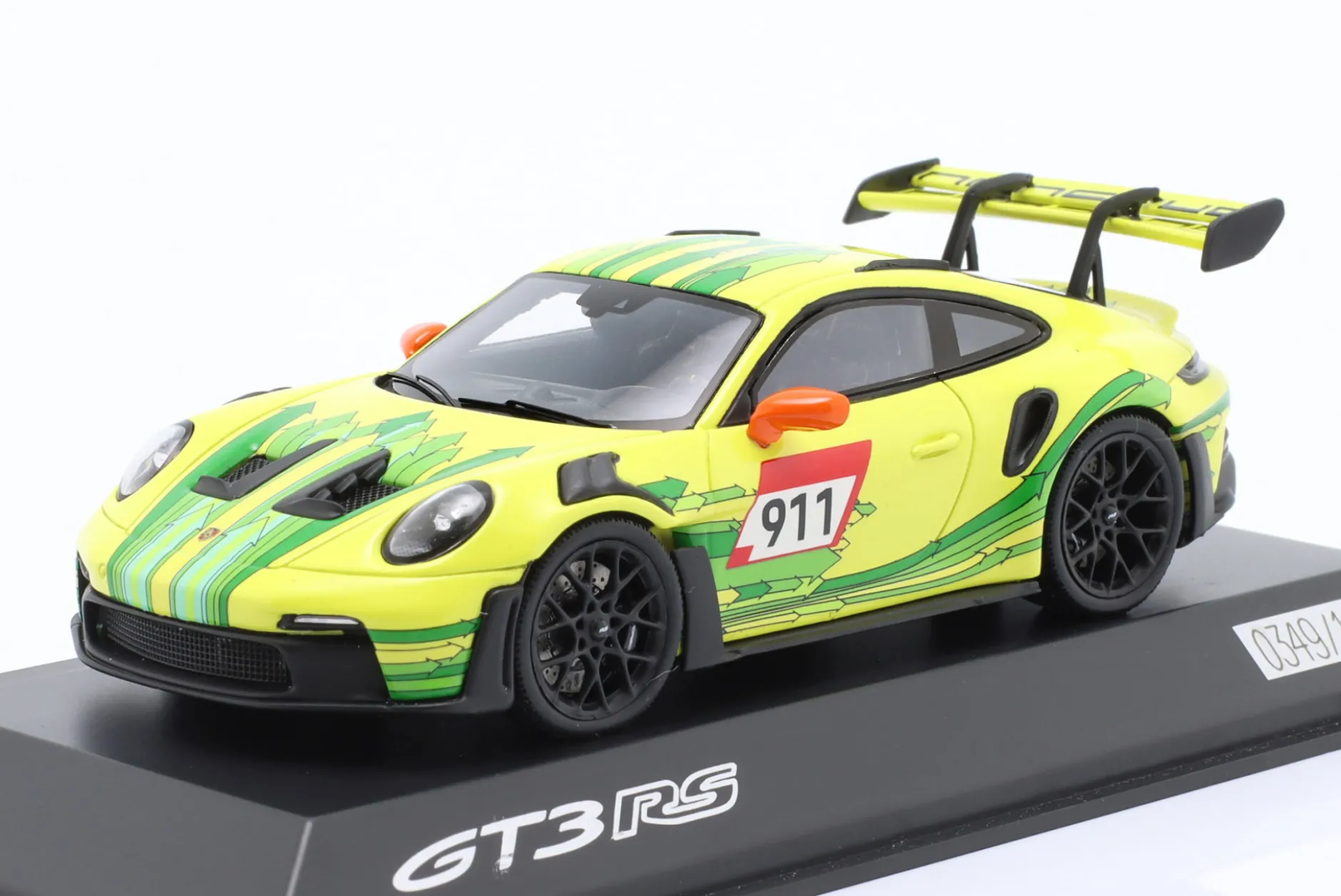 Porsche 911 (992) GT3 RS #911 Manthey Grello Lackierung 1:43 Spark