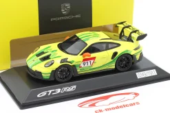Porsche 911 (992) GT3 RS #911 Manthey Grello Lackierung 1:43 Spark