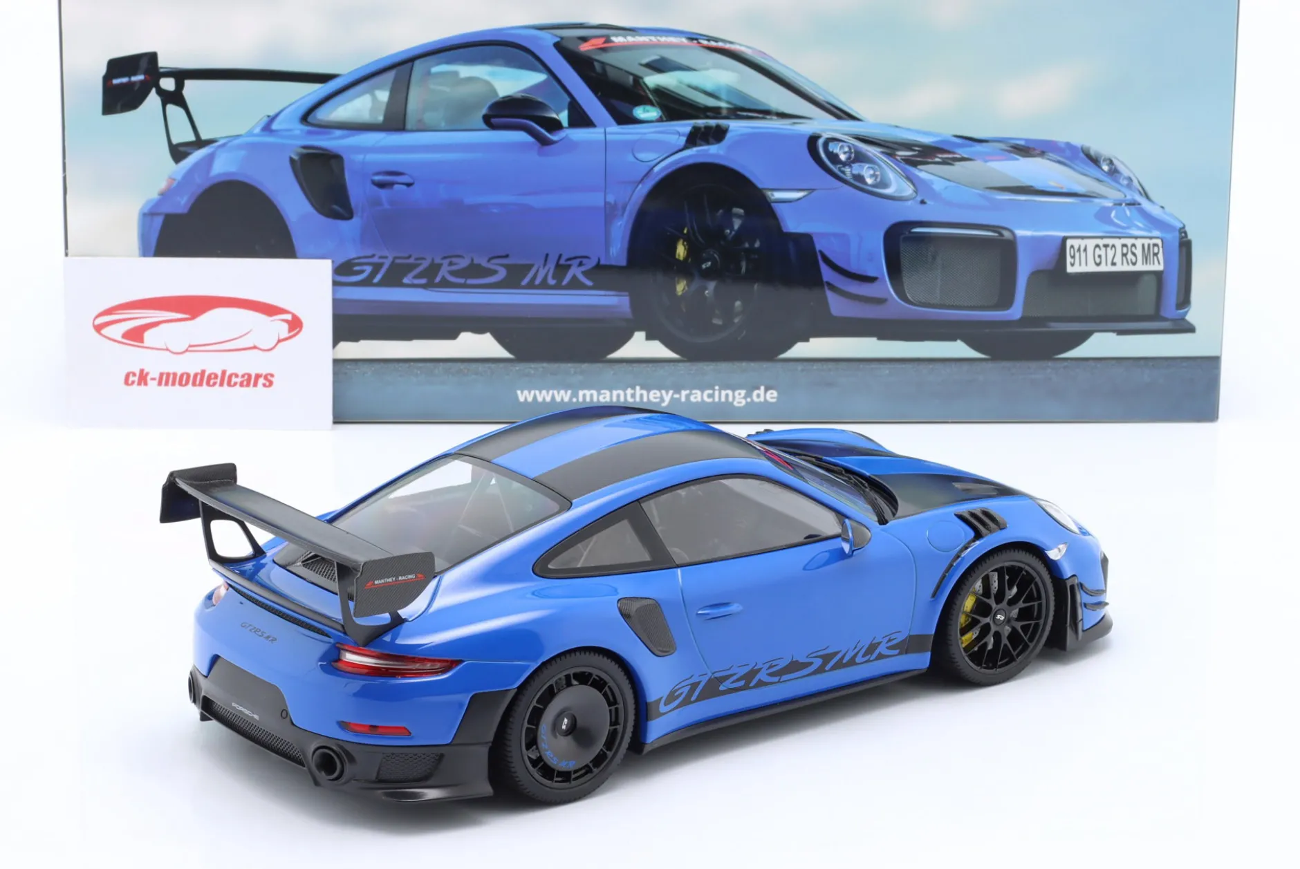 Porsche 911 (991.2) GT2 RS MR Manthey Racing blau / schwarz 1:18 Minichamps