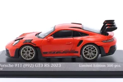 Porsche 911 (992) GT3 RS 2023 rot / goldene Felgen & Dekor 1:43 Minichamps