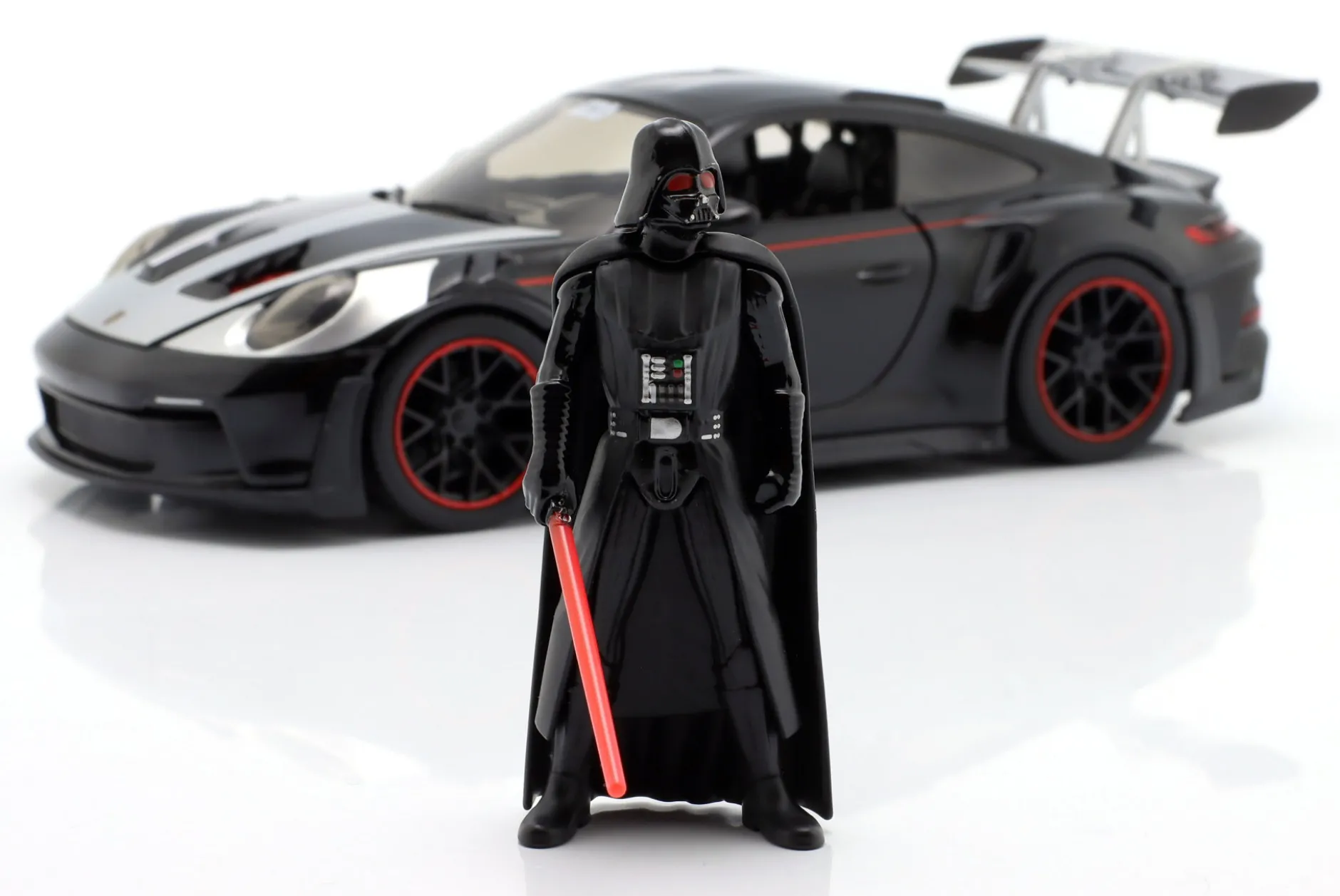 Porsche 911 (992) GT3 RS Star Wars mit Figur Darth Vader 1:24 Jada Toys