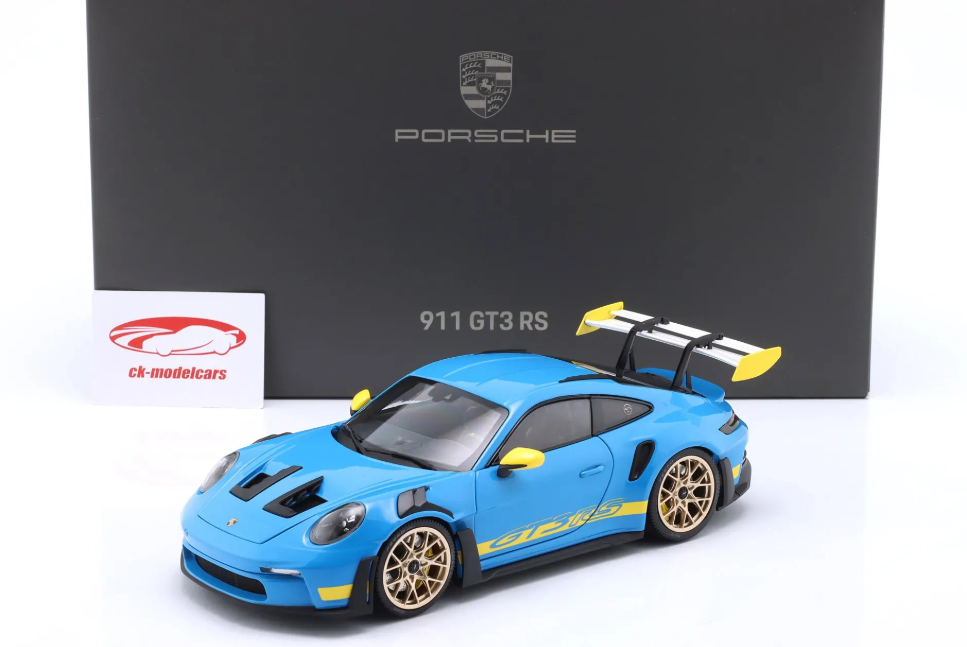 Porsche 911 (992) GT3 RS Tribute 24h Daytona 2003 Rivierablau 1:18 Minichamps