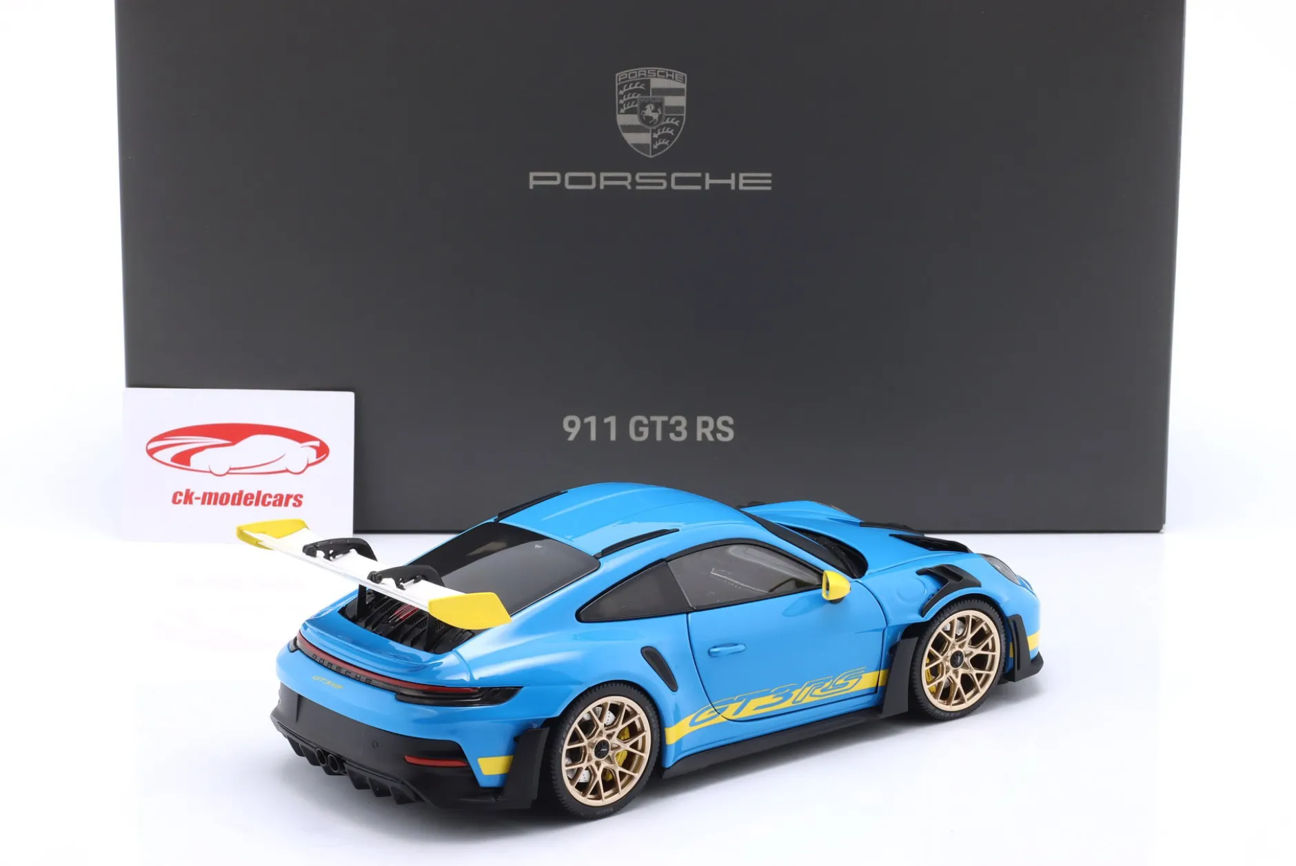 Porsche 911 (992) GT3 RS Tribute 24h Daytona 2003 Rivierablau 1:18 Minichamps