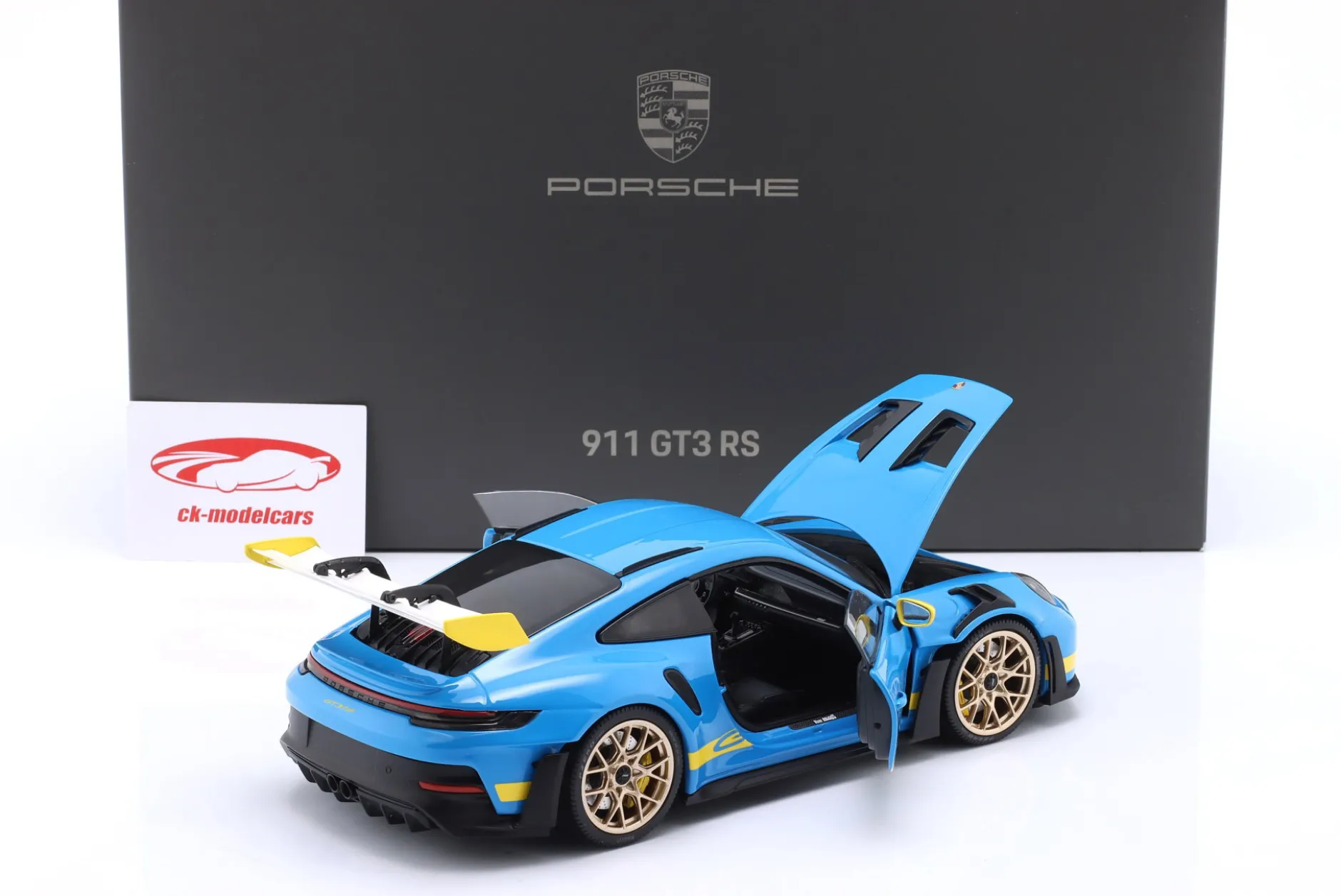 Porsche 911 (992) GT3 RS Tribute 24h Daytona 2003 Rivierablau 1:18 Minichamps