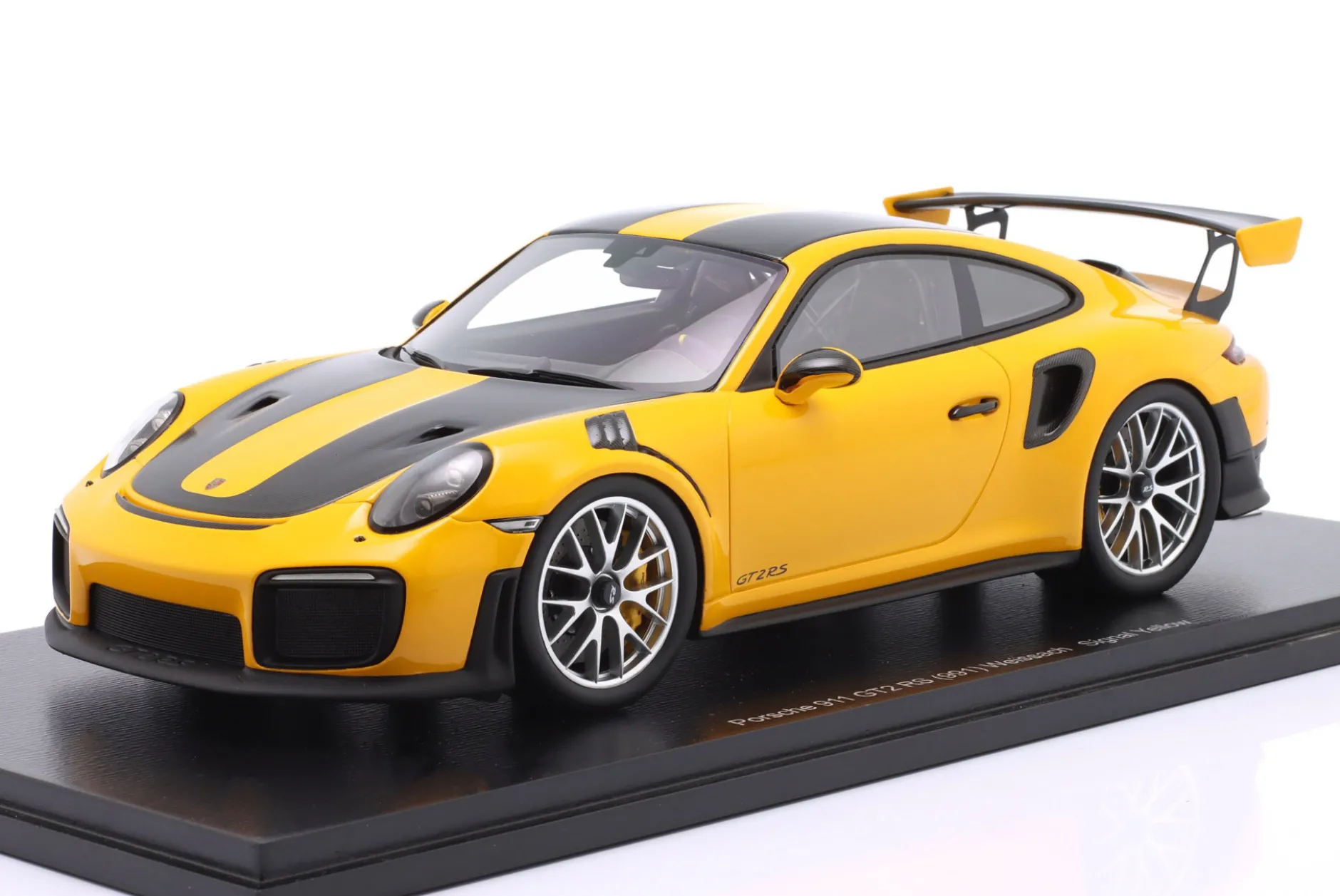 Porsche 911 (991) GT2 RS Weissach-Paket signalgelb 1:18 Spark