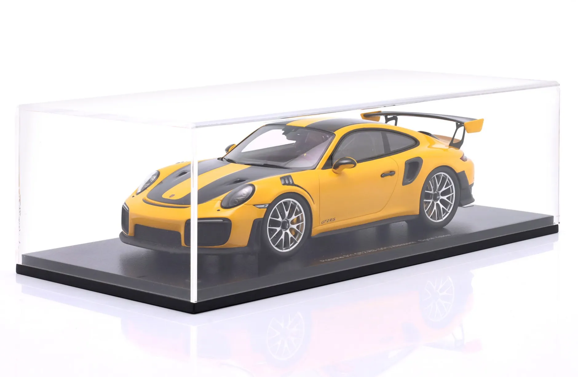 Porsche 911 (991) GT2 RS Weissach-Paket signalgelb 1:18 Spark