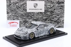 Porsche 911 (992) GT3 R Testcar Erlkönig weiß / schwarz 1:18 Spark