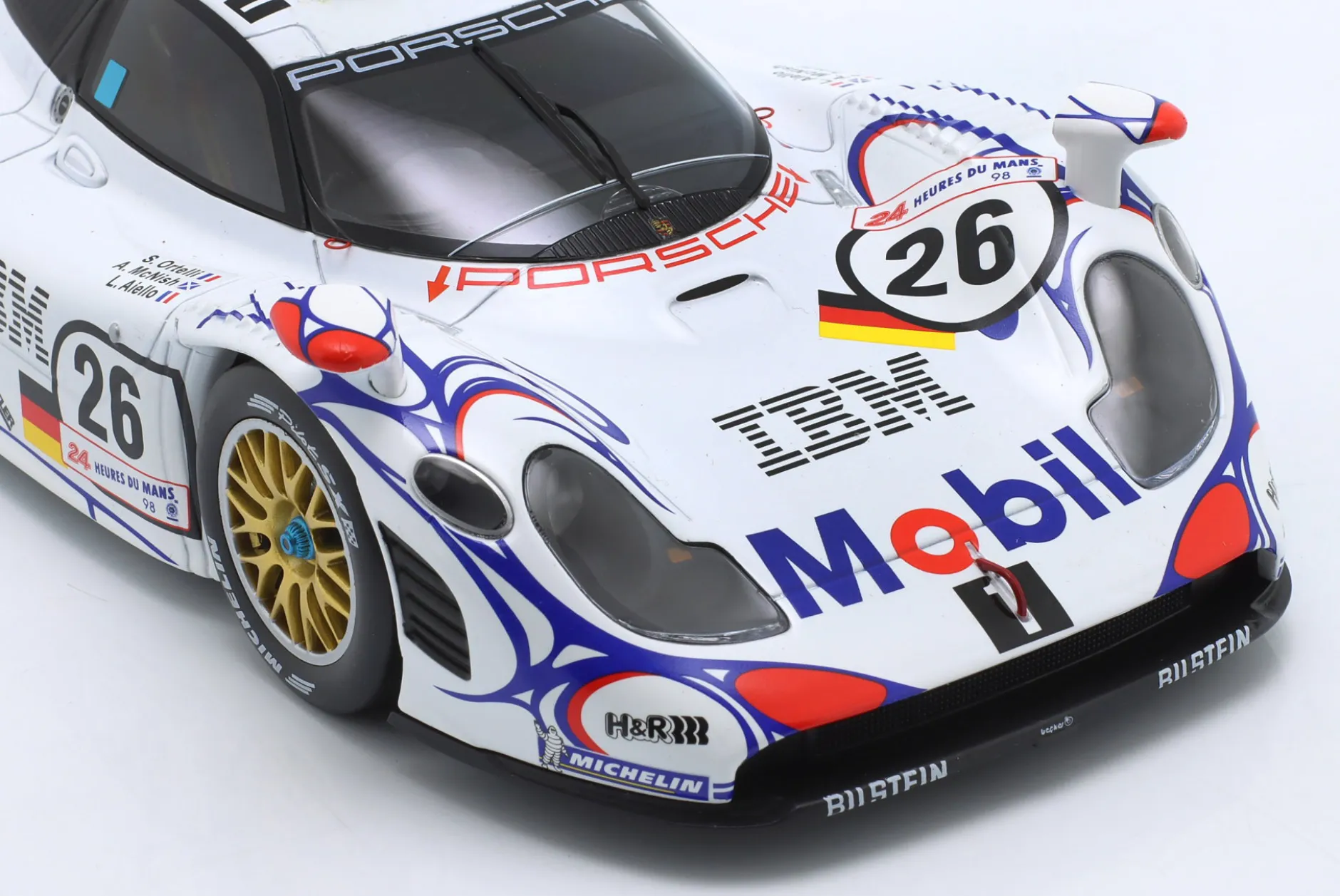 Porsche 911 GT1 #26 Sieger 24h LeMans 1998 McNish, Aiello, Ortelli 1:18 WERK83
