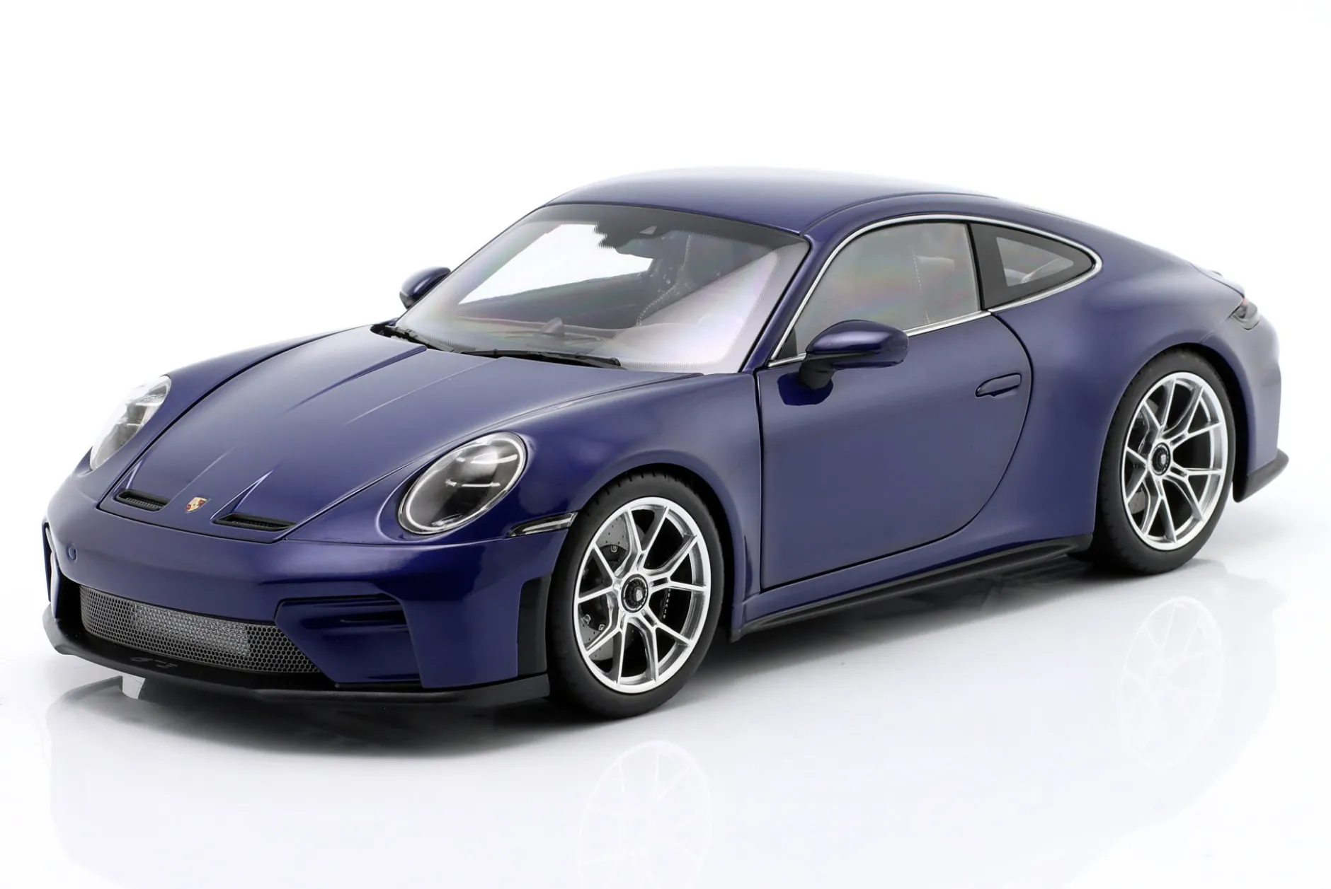 Porsche 911 GT3 Touring (992.2) Baujahr 2025 metallic enzianblau 1:18 Norev