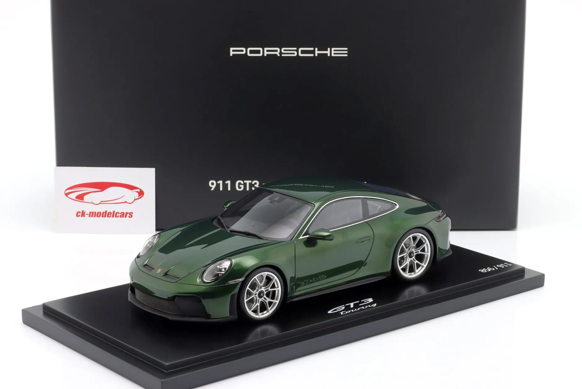 Porsche 911 (992.2) GT3 Touring Baujahr 2025 oakgrün metallic 1:18 Spark