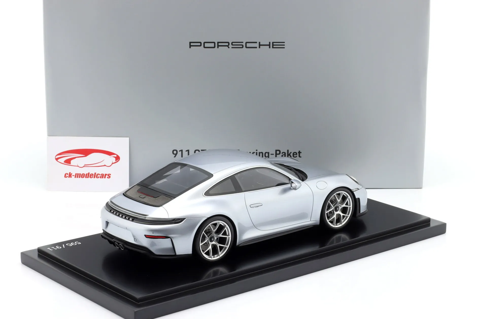 Porsche 911 (992.2) GT3 Touring Baujahr 2025 polarsilber 1:18 Spark