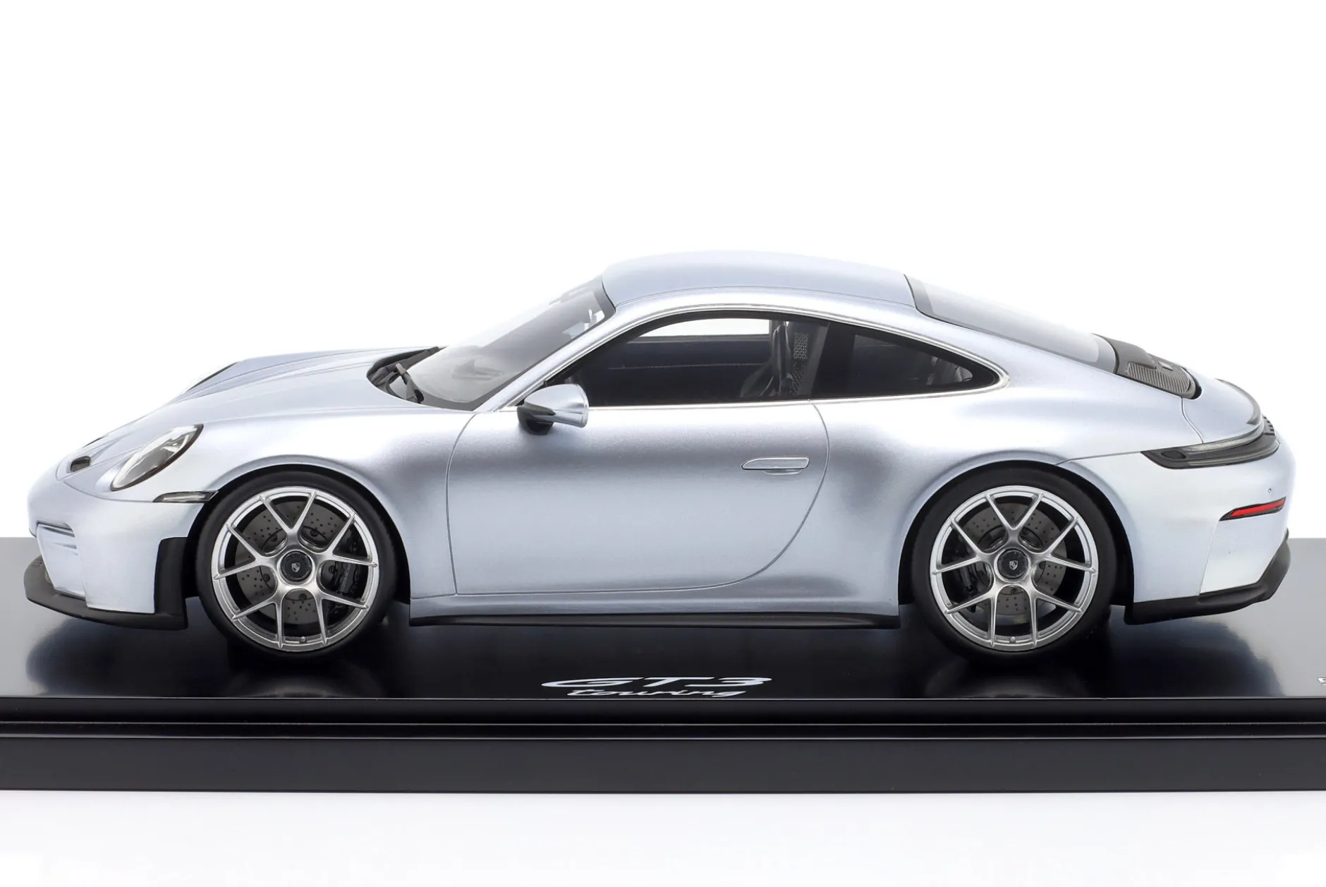 Porsche 911 (992.2) GT3 Touring Baujahr 2025 polarsilber 1:18 Spark