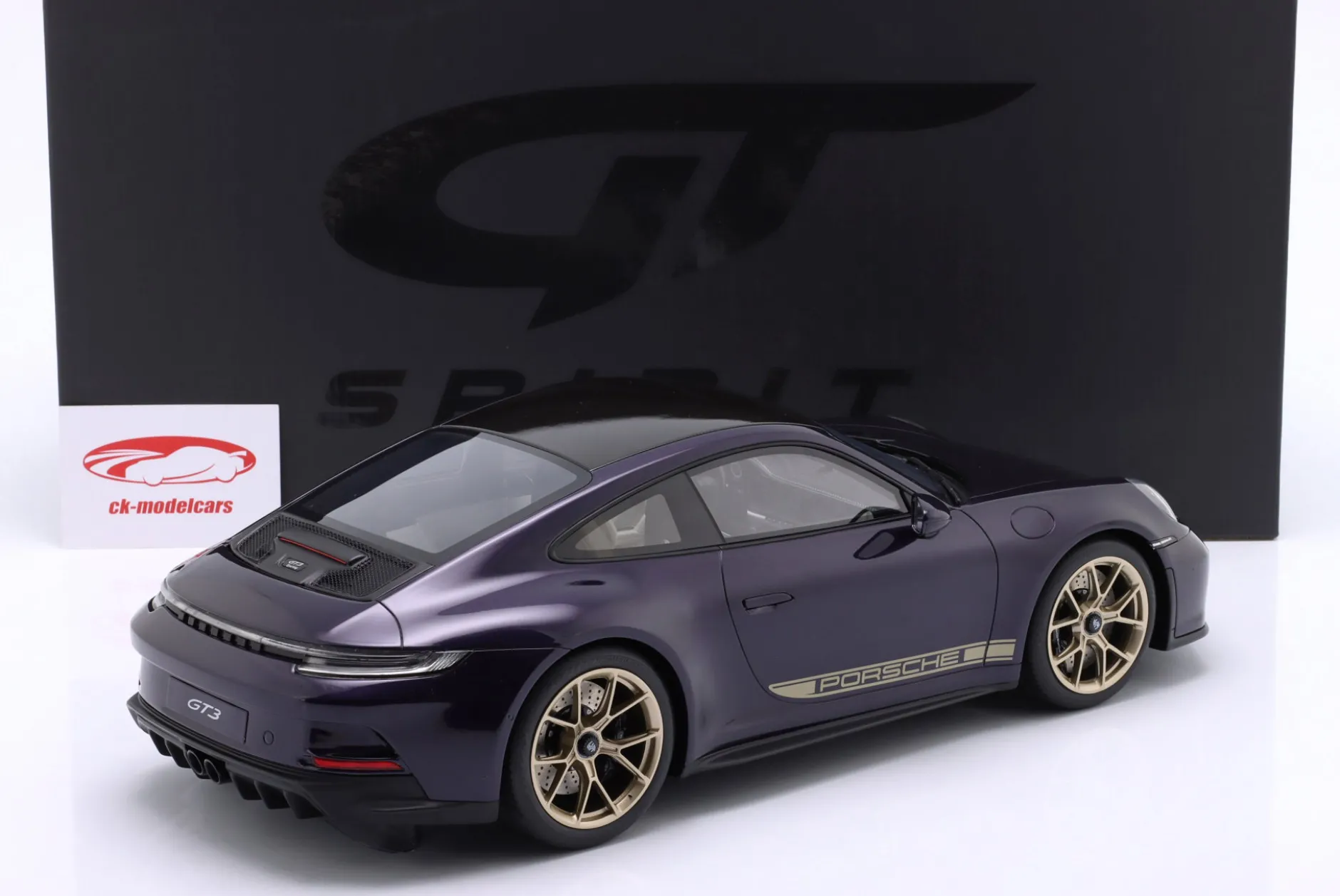 Porsche 911 (992) GT3 Touring Baujahr 2021 viola metallic 1:12 GT-Spirit