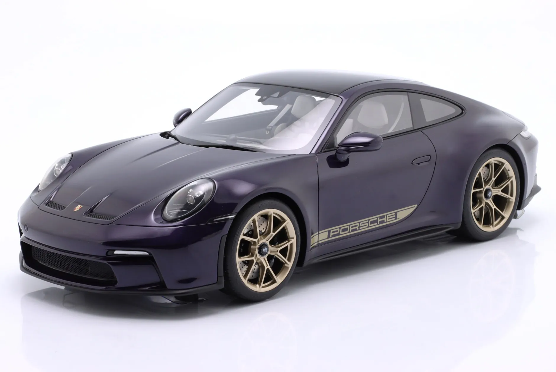 Porsche 911 (992) GT3 Touring Baujahr 2021 viola metallic 1:12 GT-Spirit
