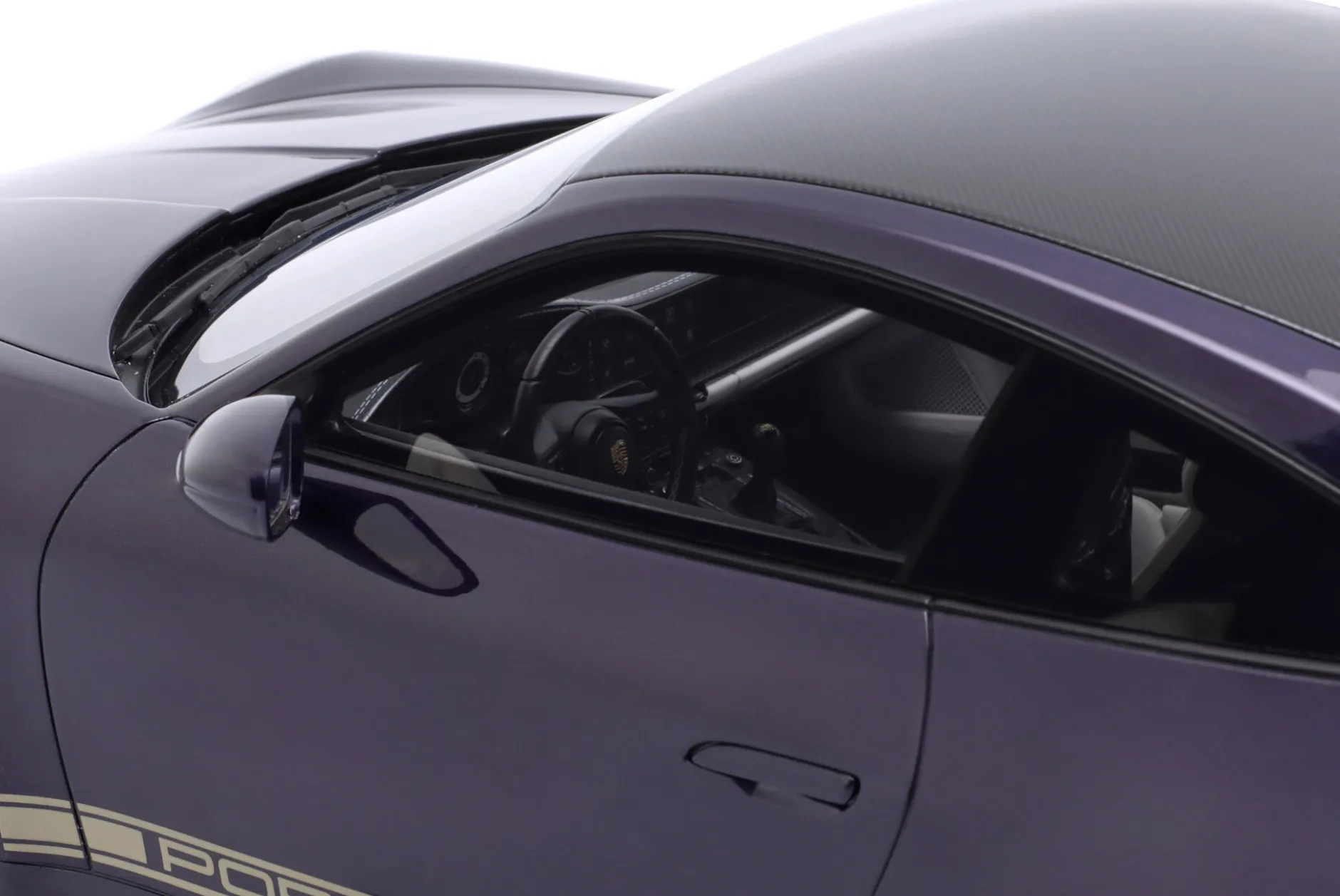 Porsche 911 (992) GT3 Touring Baujahr 2021 viola metallic 1:12 GT-Spirit
