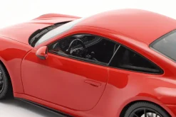 Porsche 911 (992) GT3 Touring 2022 indischrot / schwarze Felgen 1:18 Minichamps