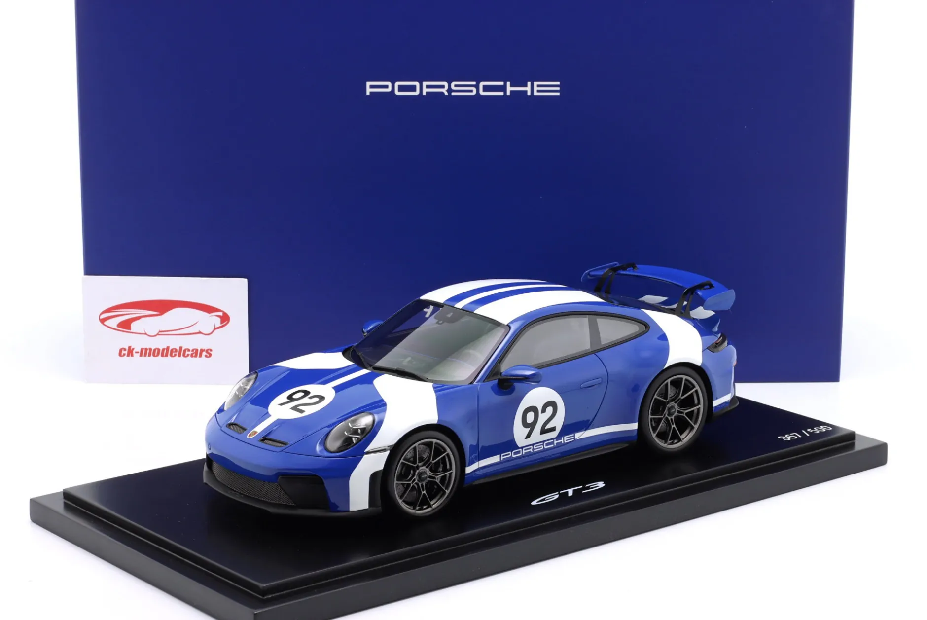 Porsche 911 (992.2) GT3 Velocity Design #92 blau / weiß 1:18 Spark