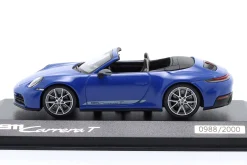 Porsche 911 (992 II) Carrera T Cabriolet Baujahr 2024 luganoblau 1:43 Minichamps