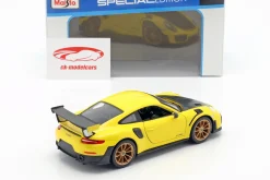 Porsche 911 (991 II) GT2 RS Baujahr 2018 gelb / schwarz 1:24 Maisto