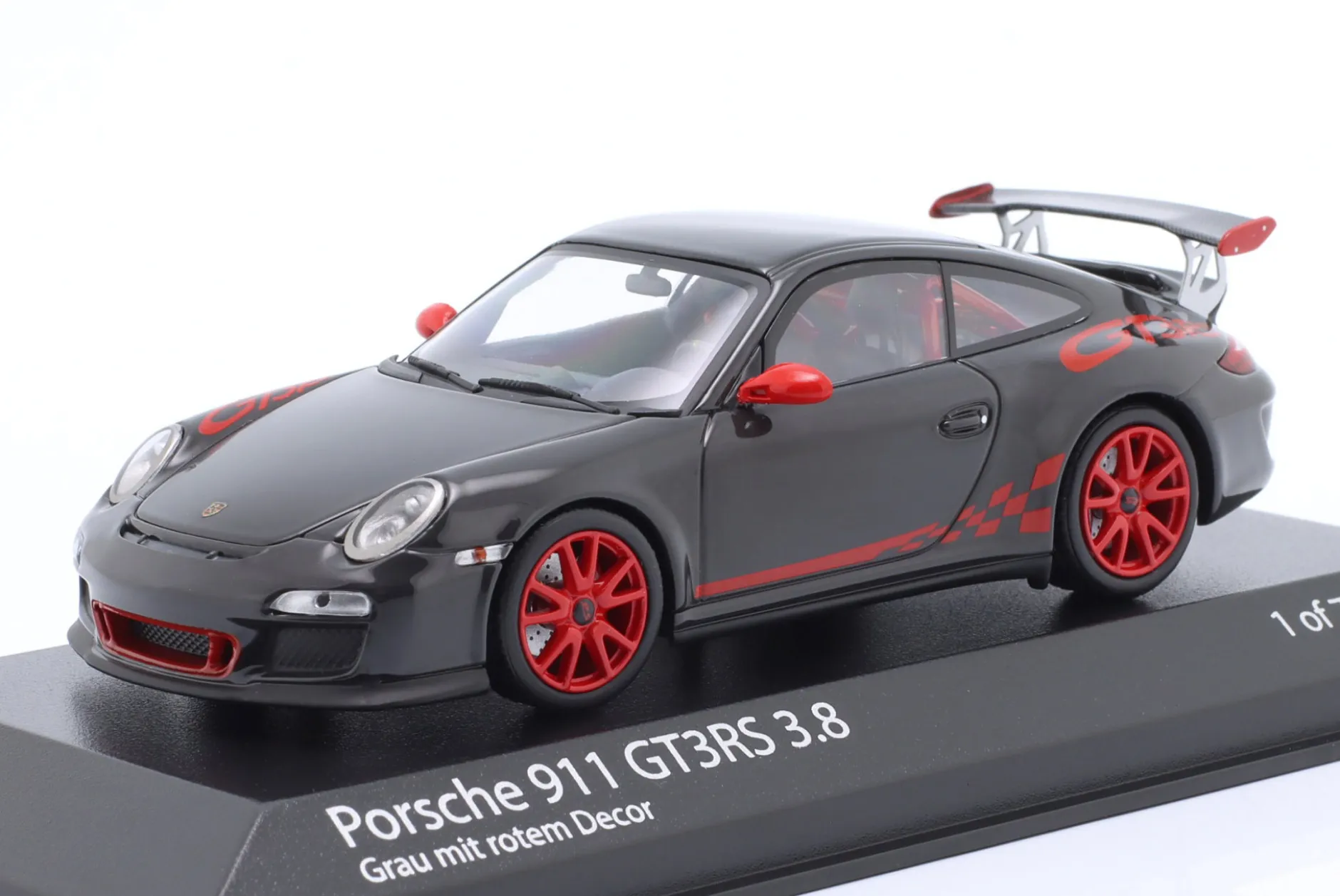 Porsche 911 (997.II) GT3 RS 3.8 Baujahr 2009 grau mit rotem Dekor 1:43 Minichamps