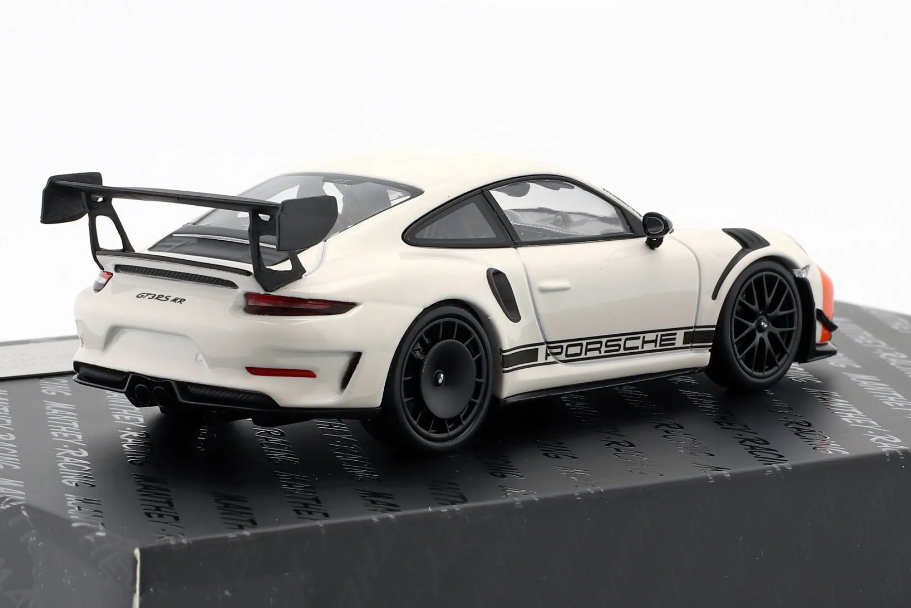 Porsche 911 (991 II) GT3 RS MR Manthey Racing weiß 1:43 Minichamps