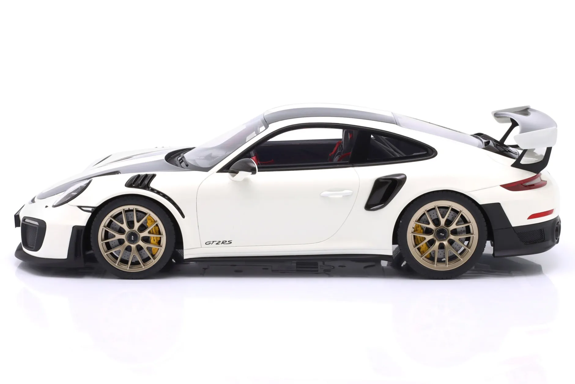 Porsche 911 (991 II) GT2 RS weiß / schwarz 1:12 GT-Spirit