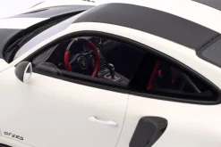 Porsche 911 (991 II) GT2 RS weiß / schwarz 1:12 GT-Spirit