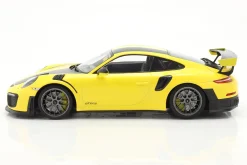 Porsche 911 (991 II) GT2 RS Weissach Package 2018 racing gelb / silberne Felgen 1:18 Minichamps