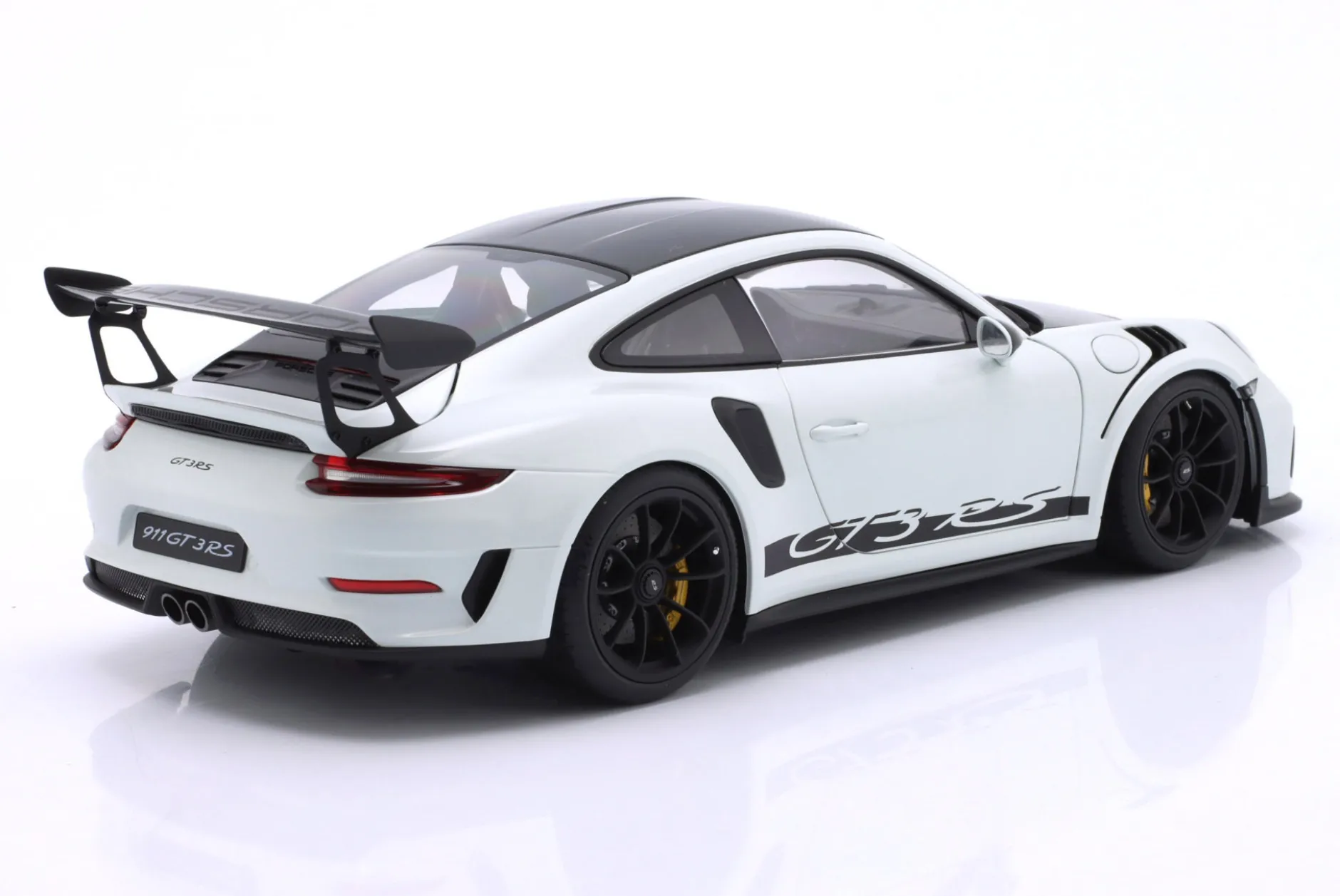 Porsche 911 (991 II) GT3 RS Weissach-Paket 2017 weiß 1:18 AUTOart