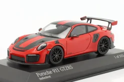Porsche 911 (991 II) GT2 RS Weissach-Paket 2018 indischrot / schwarze Felgen 1:43 Minichamps