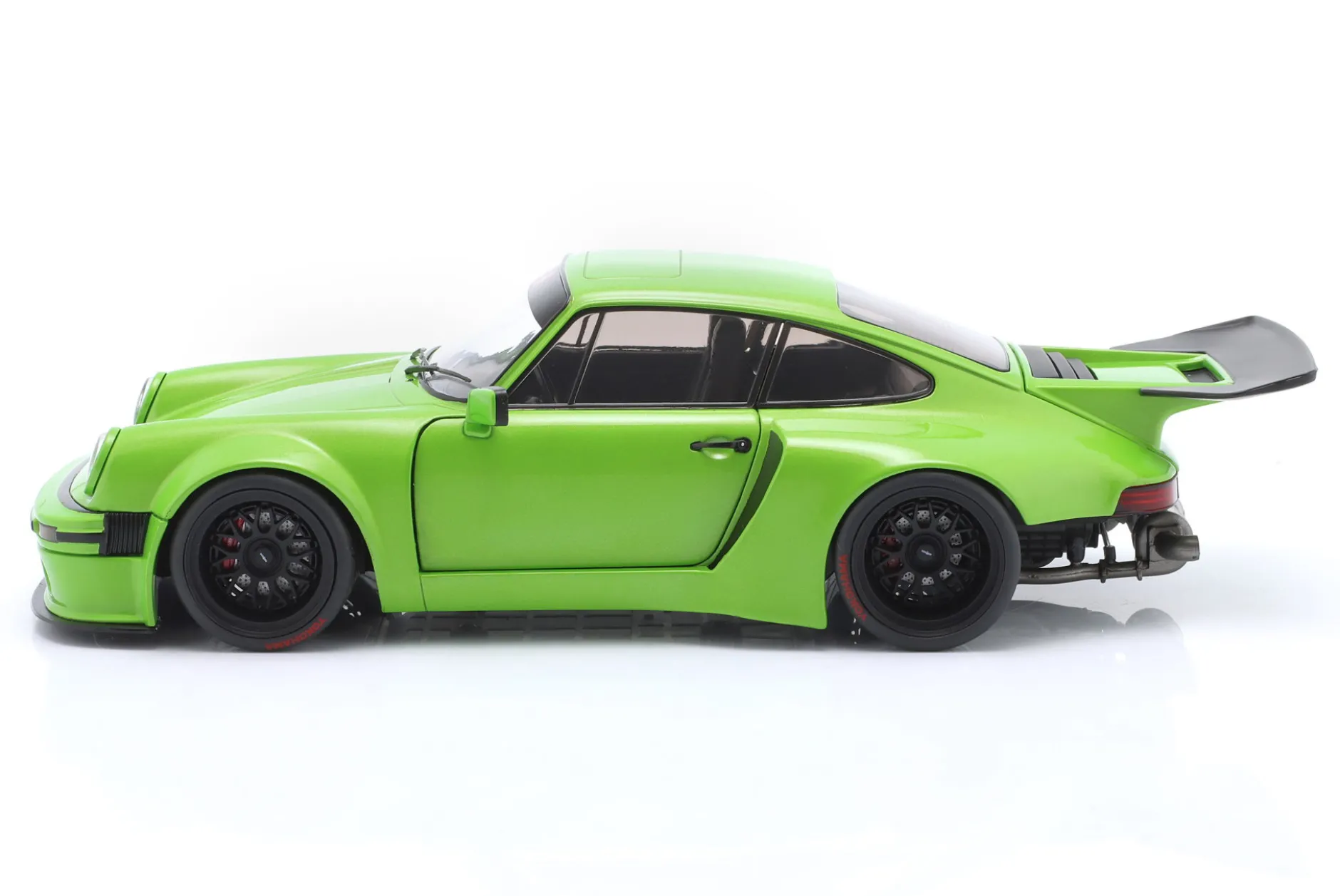 Porsche 911 KS-R Baujahr 2022 grün 1:18 Solido