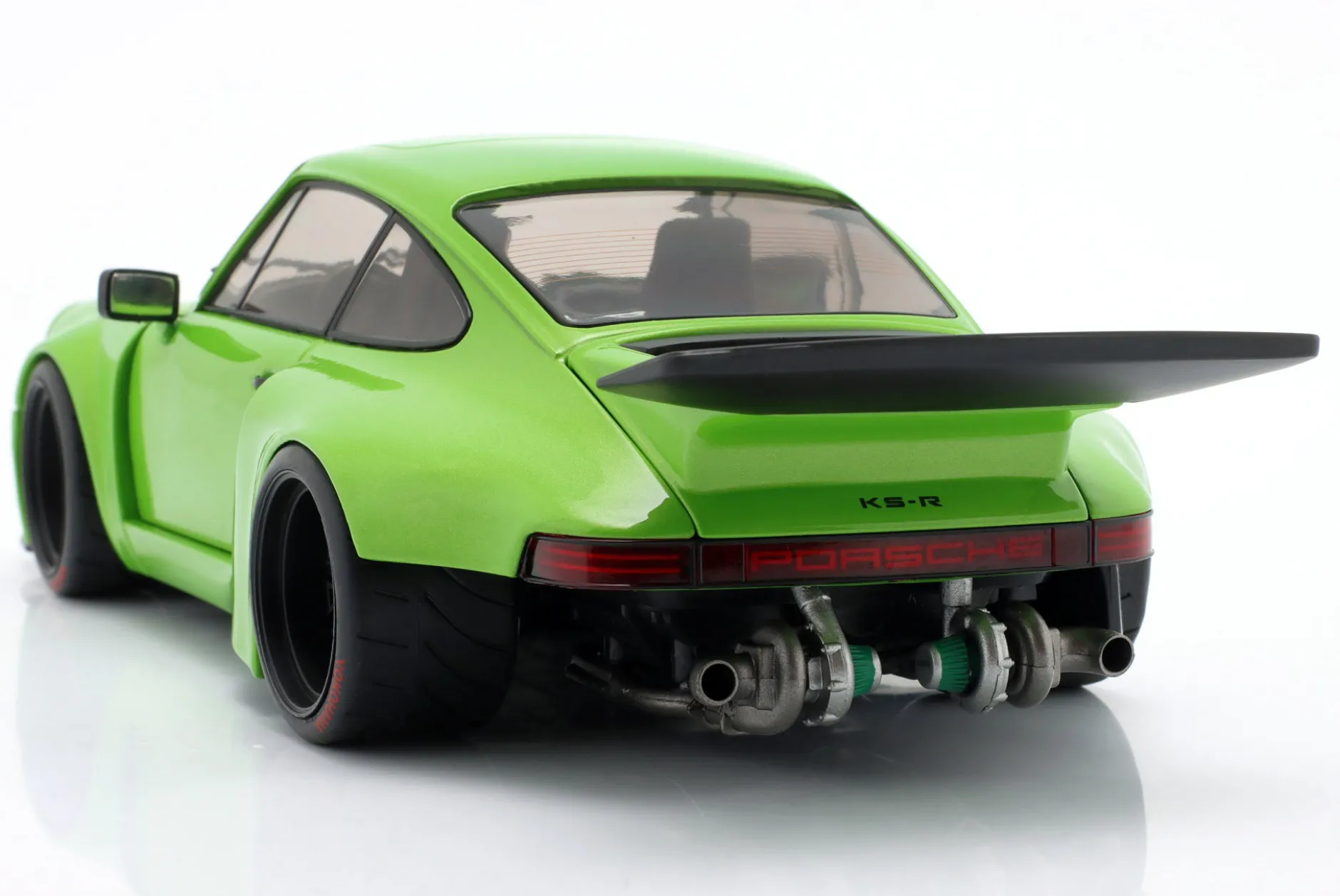 Porsche 911 KS-R Baujahr 2022 grün 1:18 Solido
