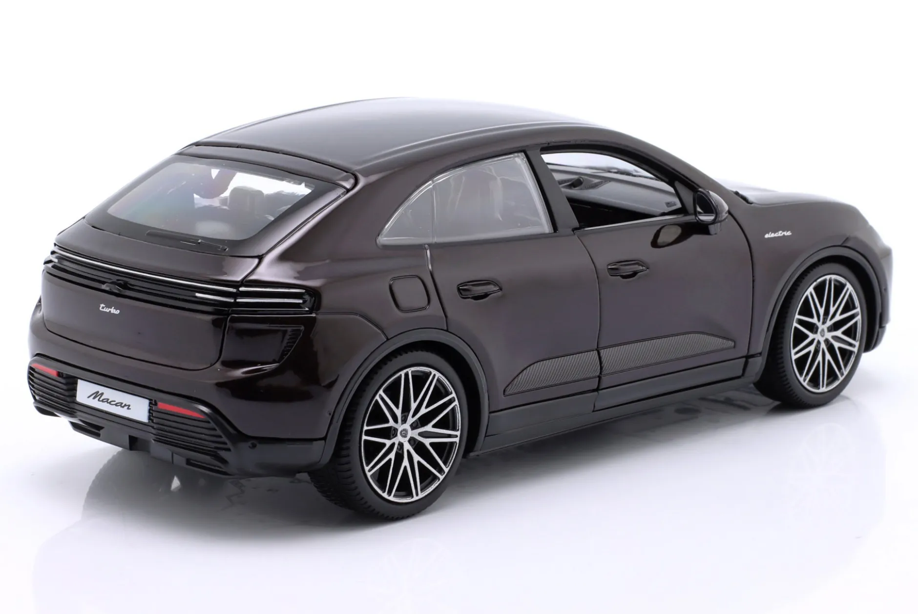 Porsche Macan Turbo Electric Baujahr 2024 kupfer 1:24 Bburago