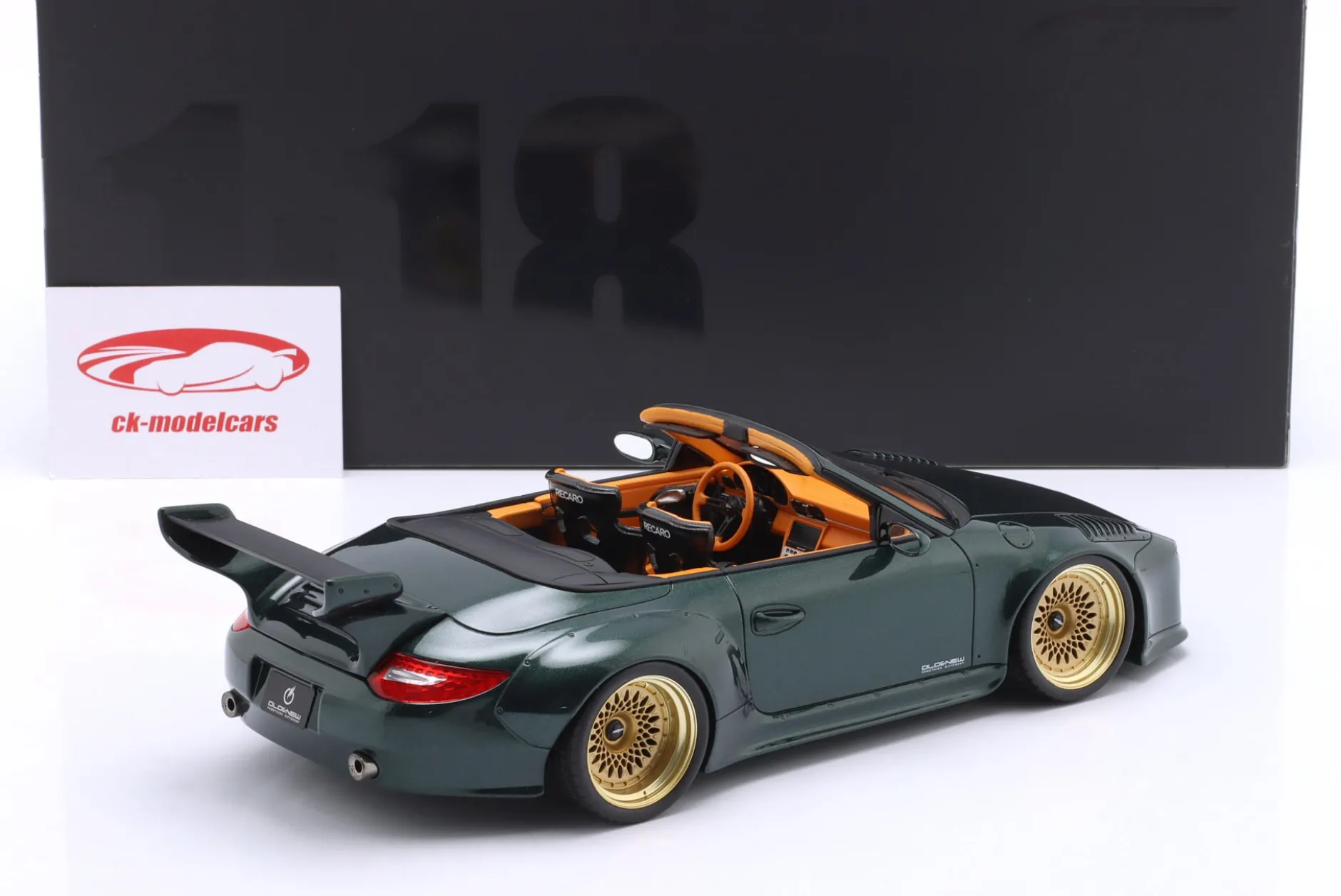 Porsche 911 (997.2) Old & New Tokyo Auto Salon 2010 grün / goldene Felgen 1:18 GT-Spirit