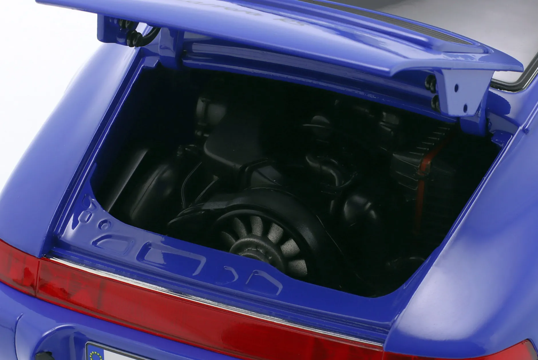 Porsche 911 (964) RS Baujahr 1992 blau / Cup Felgen 1:12 KK-Scale