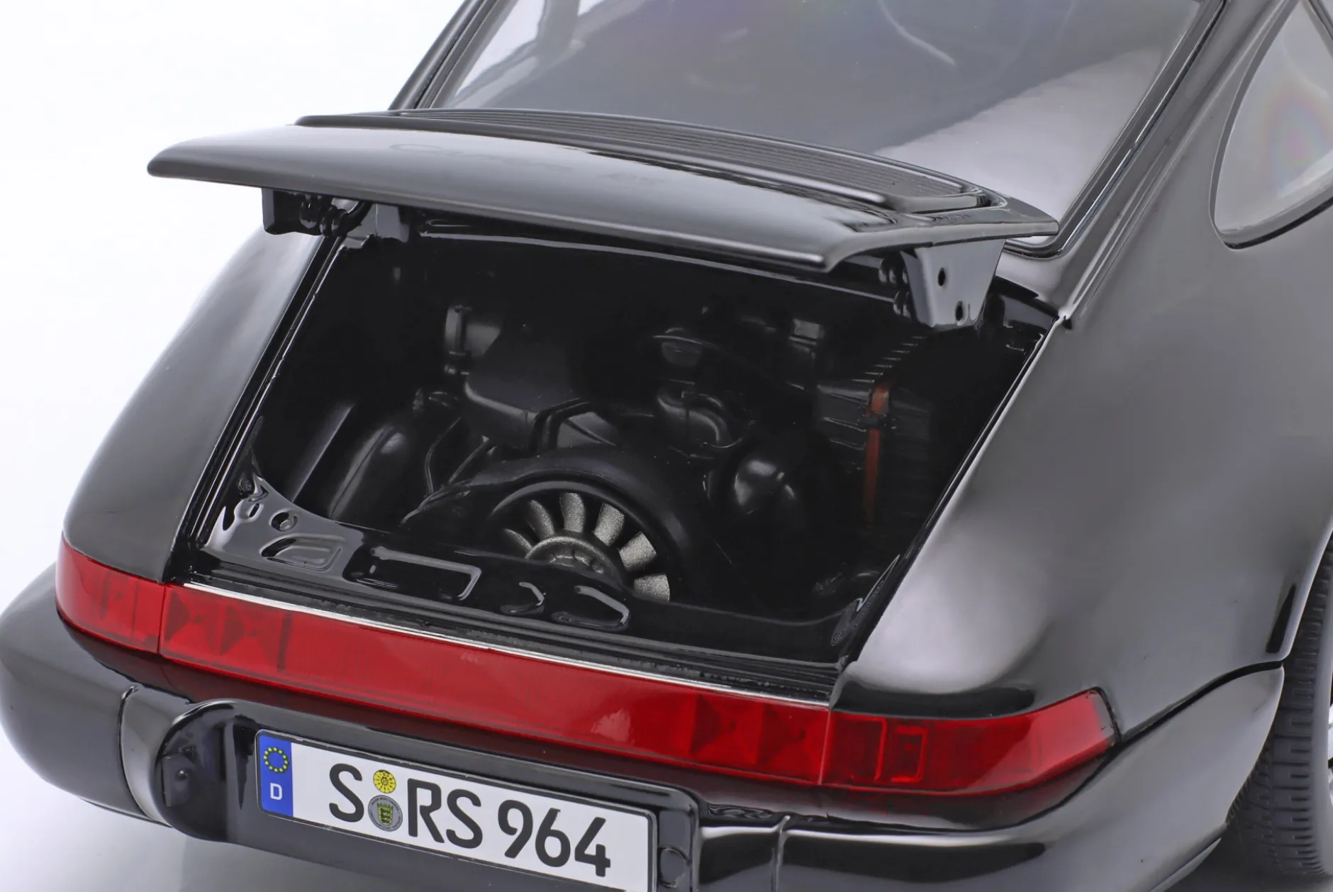 Porsche 911 (964) RS Baujahr 1992 schwarz / Cup Felgen 1:12 KK-Scale