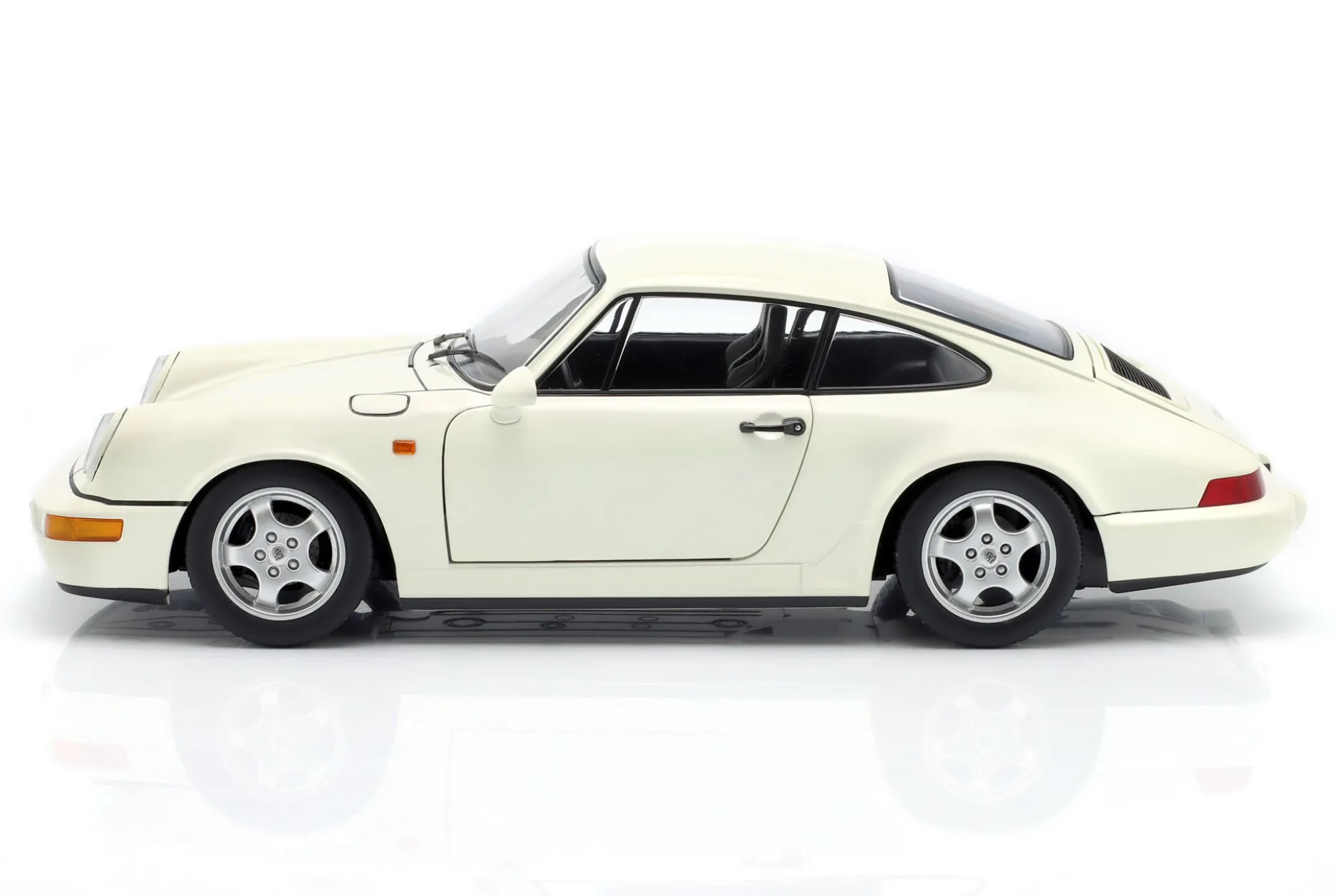 Porsche 911 (964) RS Baujahr 1992 weiß / Cup Felgen 1:12 KK-Scale