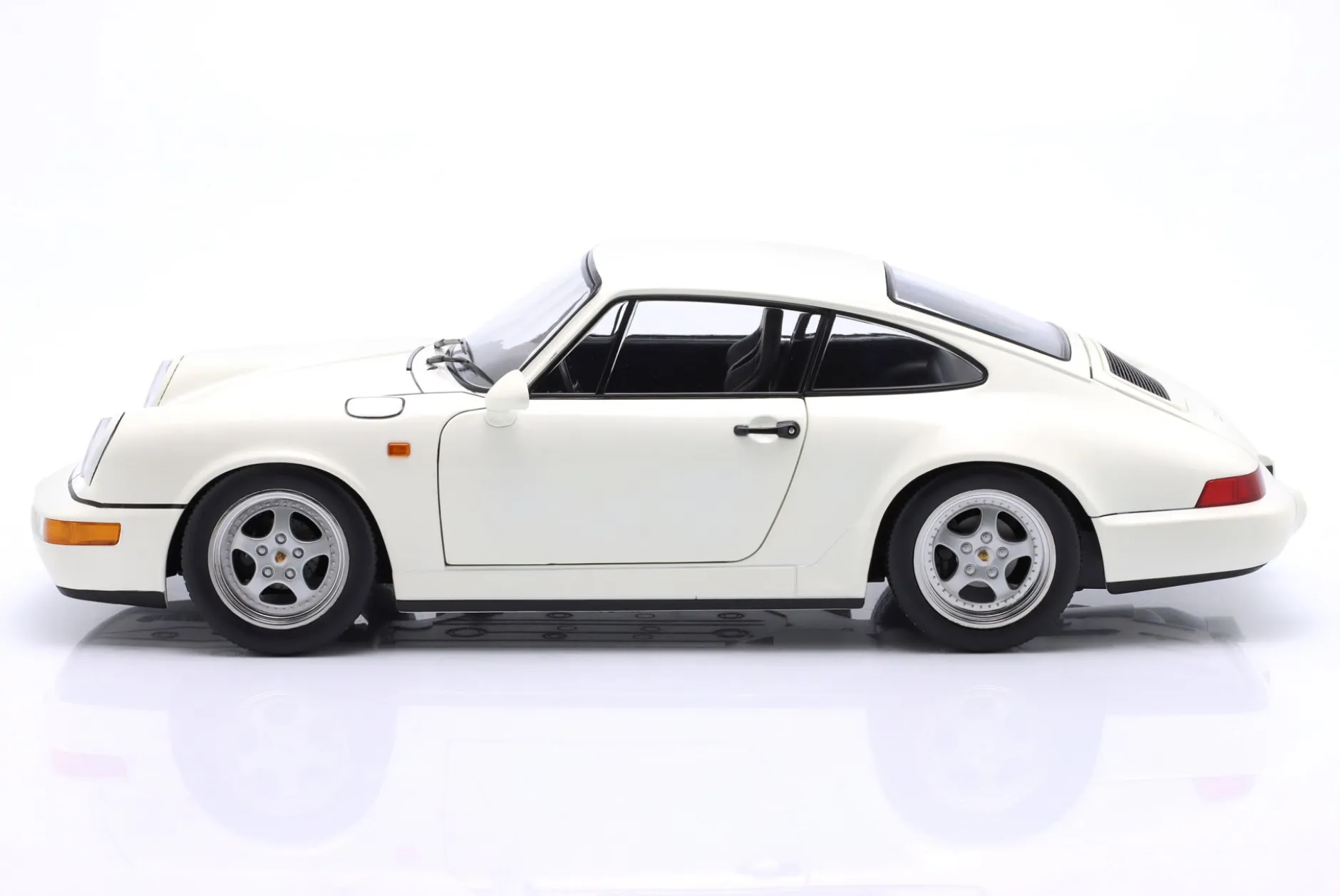 Porsche 911 (964) RS Baujahr 1992 weiß / Speedline Felgen 1:12 KK-Scale
