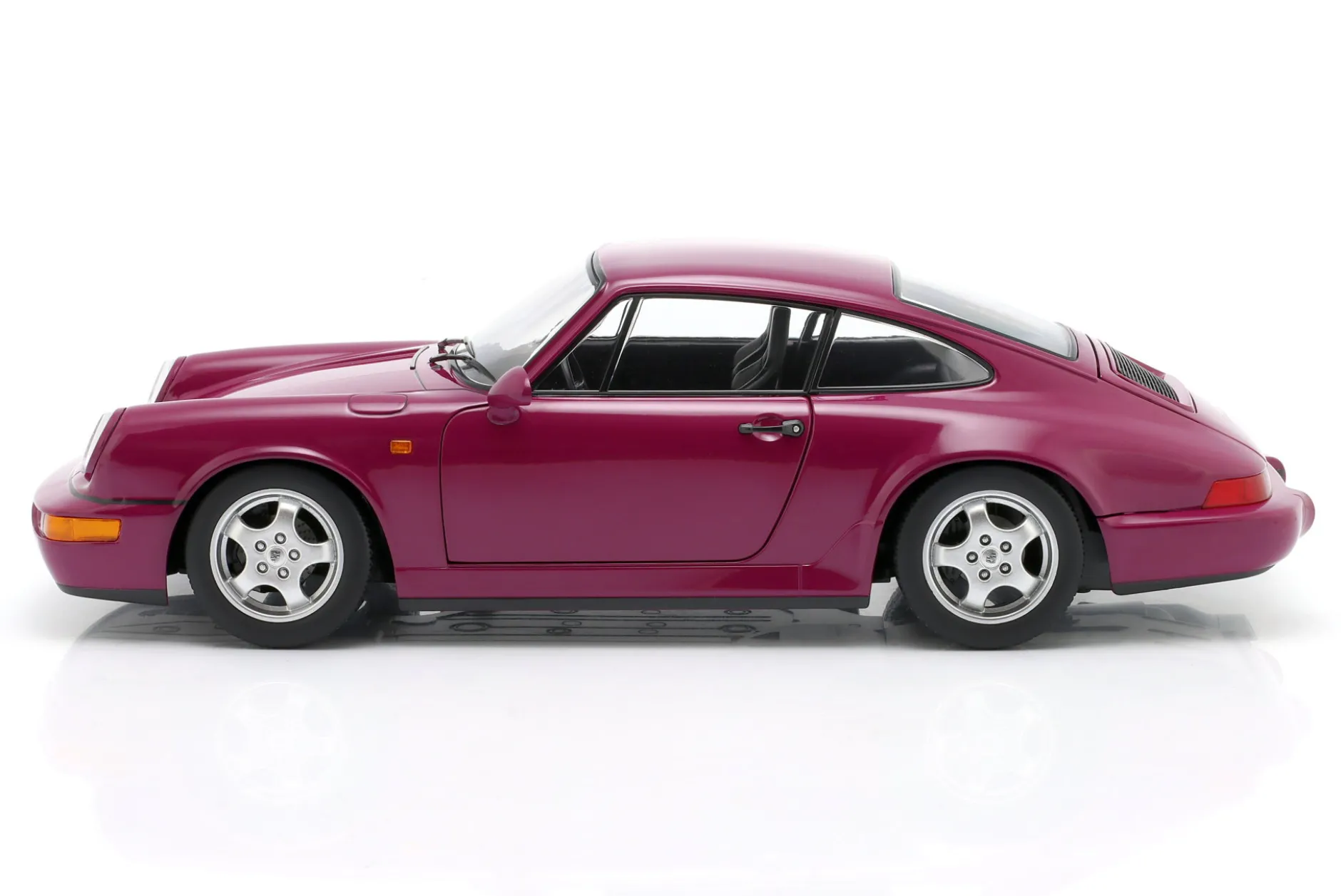 Porsche 911 (964) RS mit Cup Felgen Baujahr 1992 rubinrot 1:12 KK-Scale