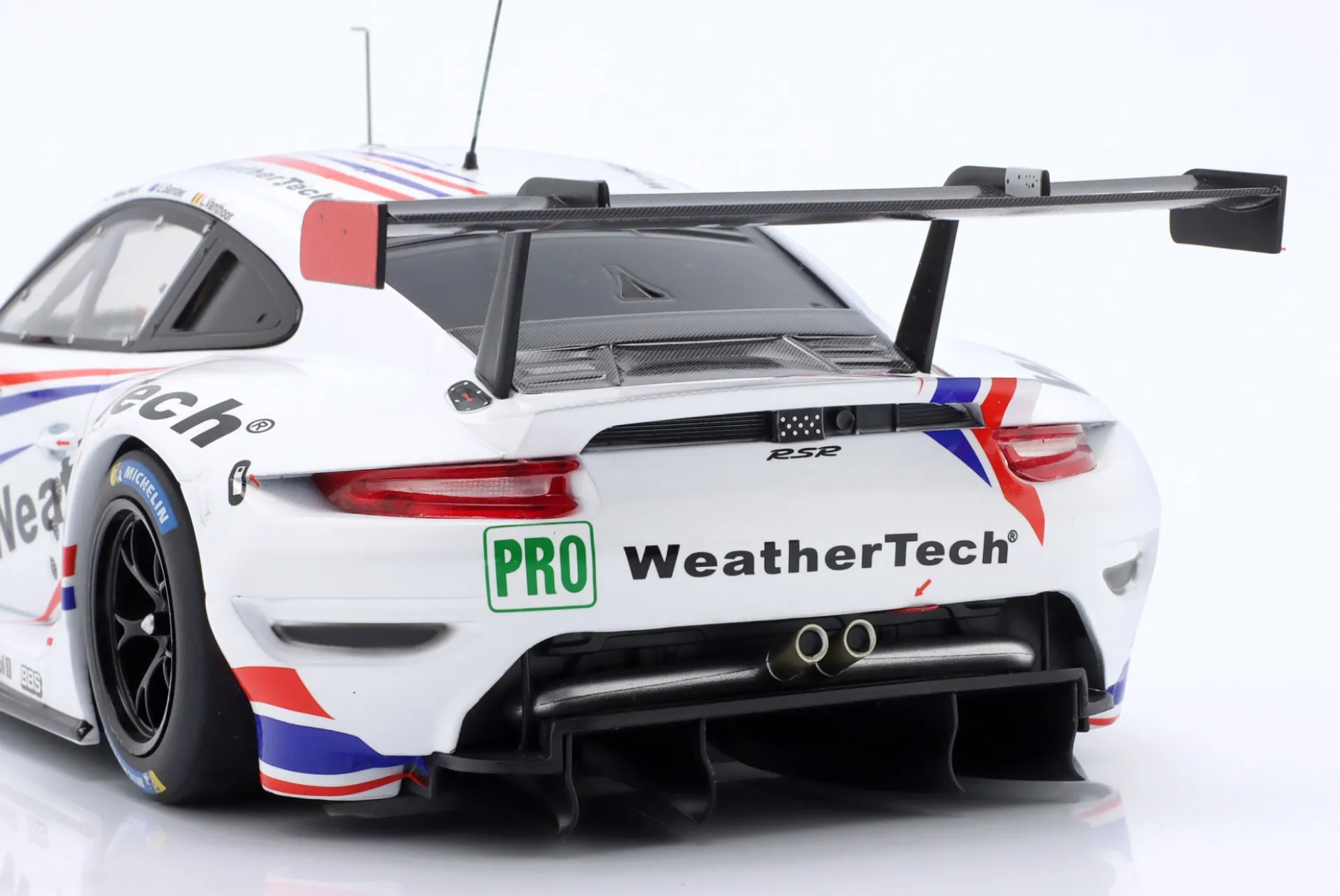 Porsche 911 RSR #79 24h LeMans 2021 MacNeil, Bamber, Vanthoor 1:18 Ixo