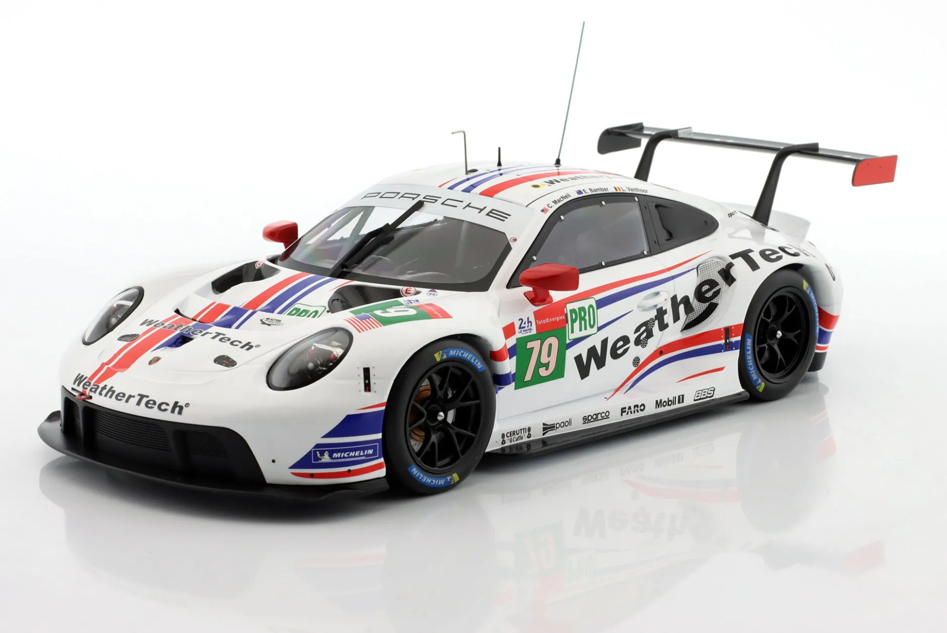 Porsche 911 RSR #79 24h LeMans 2021 MacNeil, Bamber, Vanthoor 1:18 Ixo