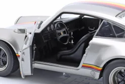 Porsche 911 RSR Kremer Design 1973 silber metallic mit Dekor 1:18 Solido