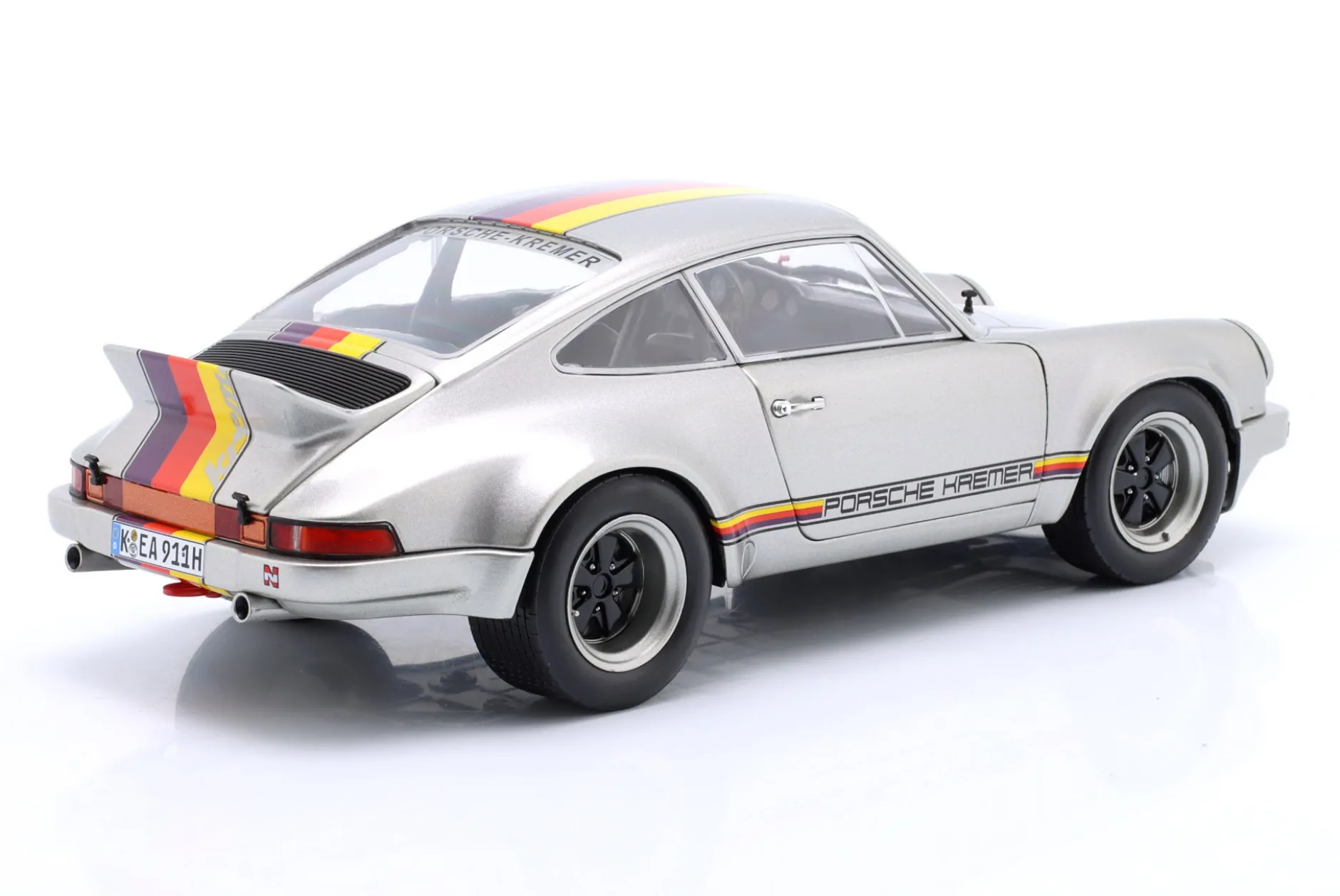 Porsche 911 RSR Kremer Design 1973 silber metallic mit Dekor 1:18 Solido