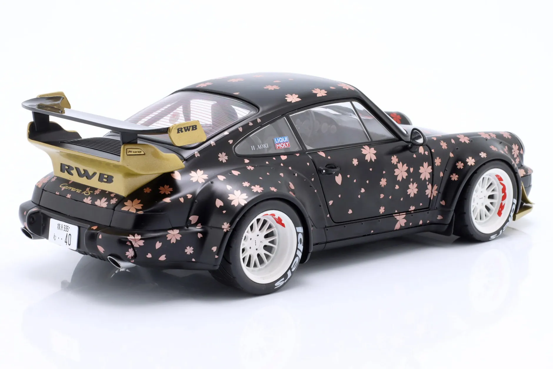 Porsche 911 (964) RWB Rauh-Welt Aoki 2021 schwarz mit Dekor 1:18 Solido