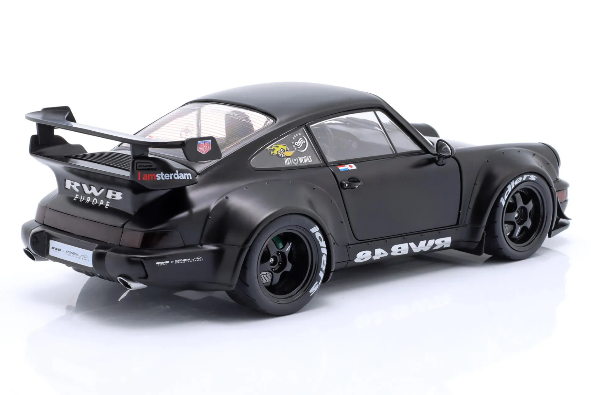 Porsche 911 (964) RWB Rauh-Welt Darth Vader 2016 mattschwarz 1:18 Solido